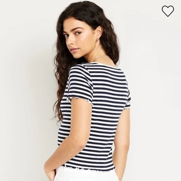 Old Navy Ribbed Button-Down Lettuce-Edge Top Calla Lilies White Small T shirt - Picture 11 of 11